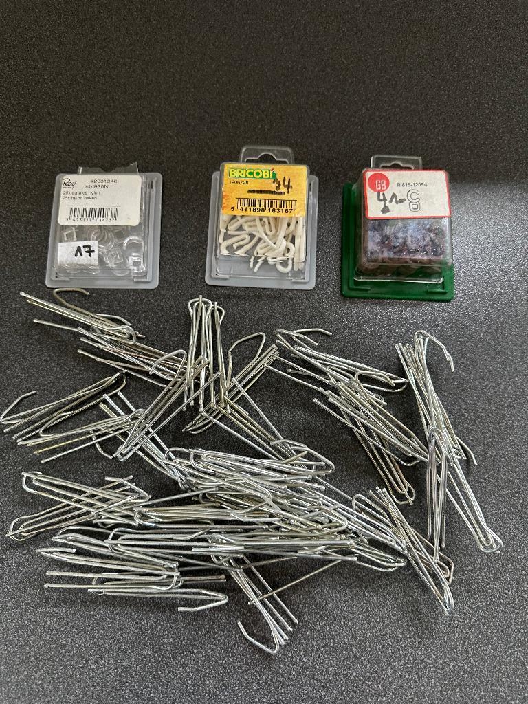 42 pinces + attaches pour tentures ou rideaux, Maison & Meubles, Enlèvement ou Envoi, Utilisé