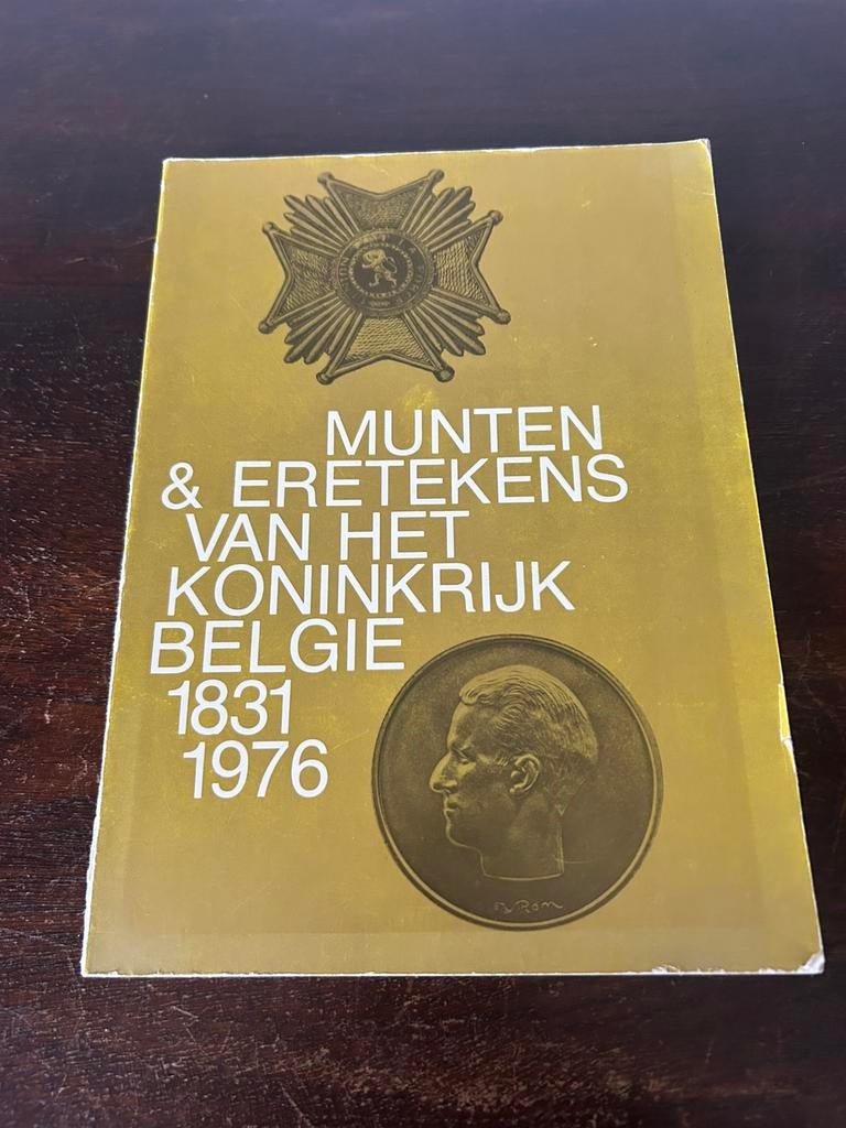 Boek munten en eretekens België, Ophalen of Verzenden