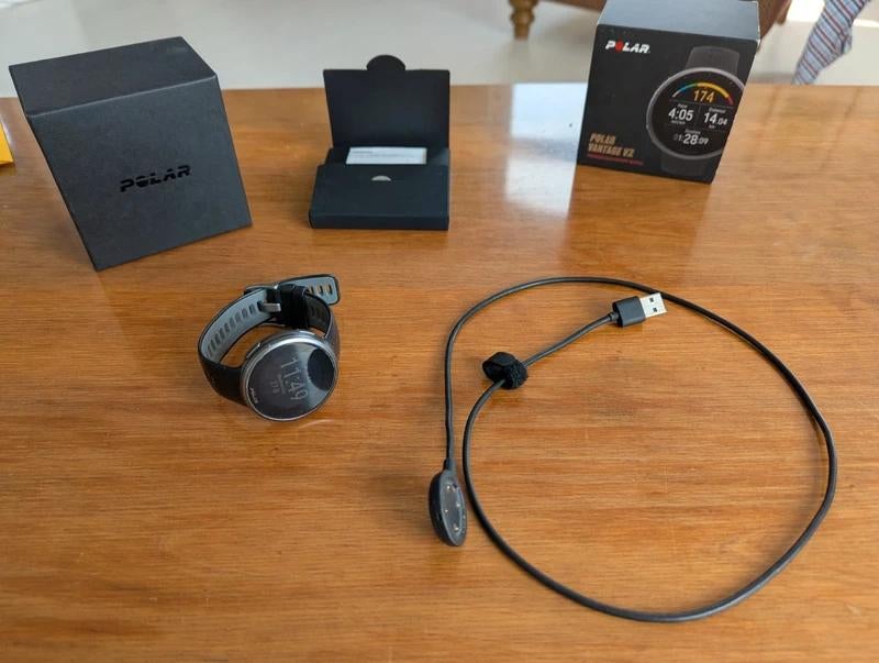 Montre Polar Vantage V2, Bijoux, Sacs & Beauté, Montres de sport, Étanche, Enlèvement ou Envoi, Utilisé, Polar