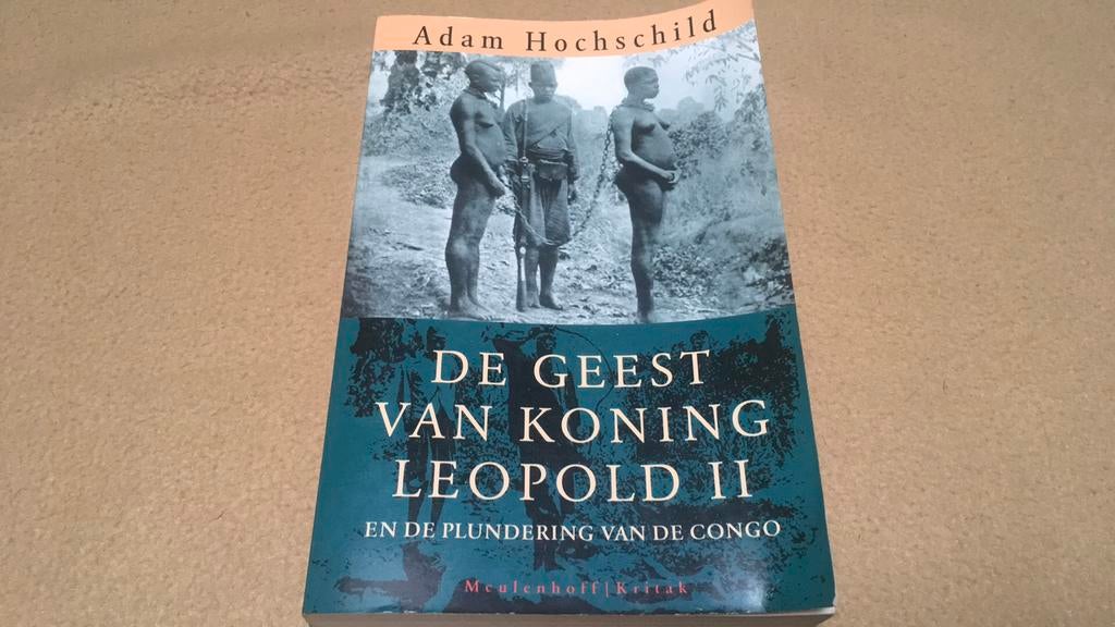 De geest van koning Leopold II, Collections, Maisons royales & Noblesse, Enlèvement