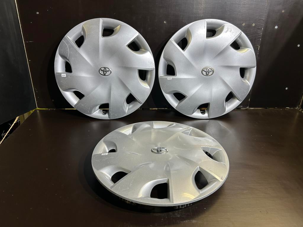 3 enjoliveurs Toyota IQ yaris corolla verso 15", Enlèvement ou Envoi, Utilisé