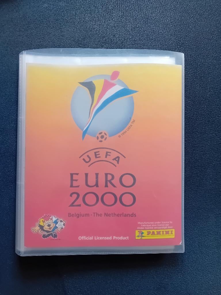 panini EURO 2000 leeg album + alle stickers, Hobby & Loisirs créatifs, Autocollants & Images, Neuf, Autocollants et Photos, Enlèvement ou Envoi