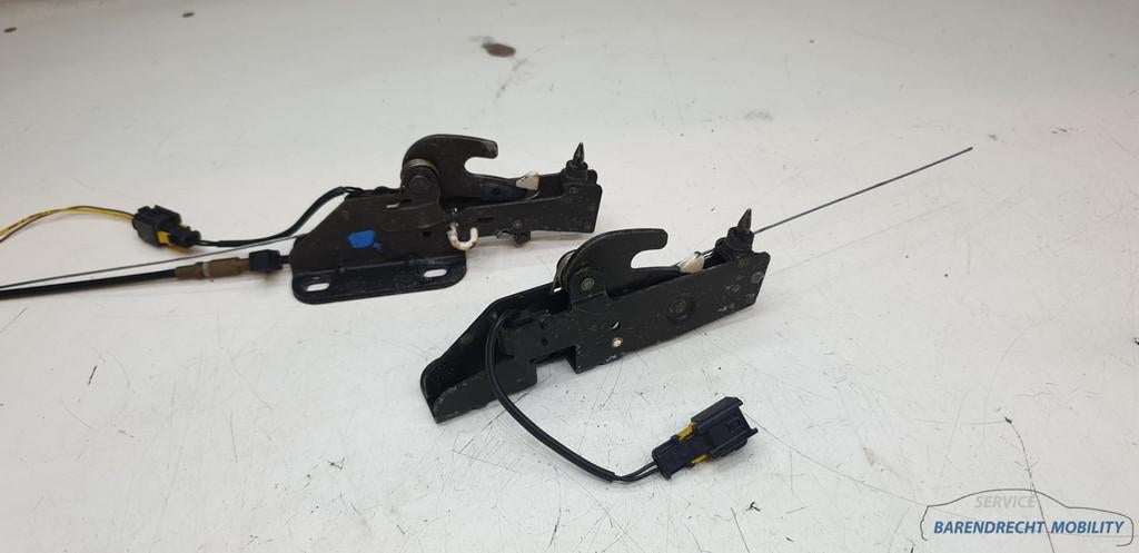 M canisme de couvercle de coffre + interrupteur 206CC Peugeo, Autos : Pièces & Accessoires, Taurusavenue 1
2132 LS  Hoofddorp, NL