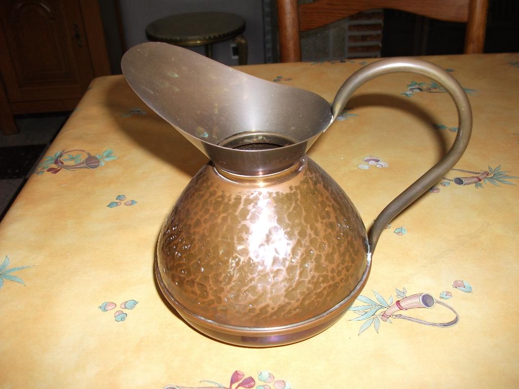 CRUCHE EN CUIVRE, Enlèvement ou Envoi, Cuivre