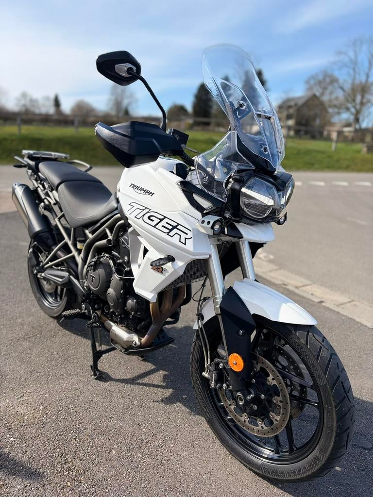 Triumph Tiger 800 XRT / 2019 / full opts / prete a immat, Poignées chauffantes, Particulier, 3 cylindres