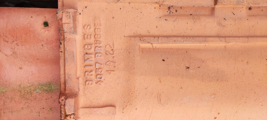 Tuiles de toit Brimges 4057 Bruges., Bricolage & Construction, Pierre ou Argile, Comme neuf, Enlèvement, Rouge