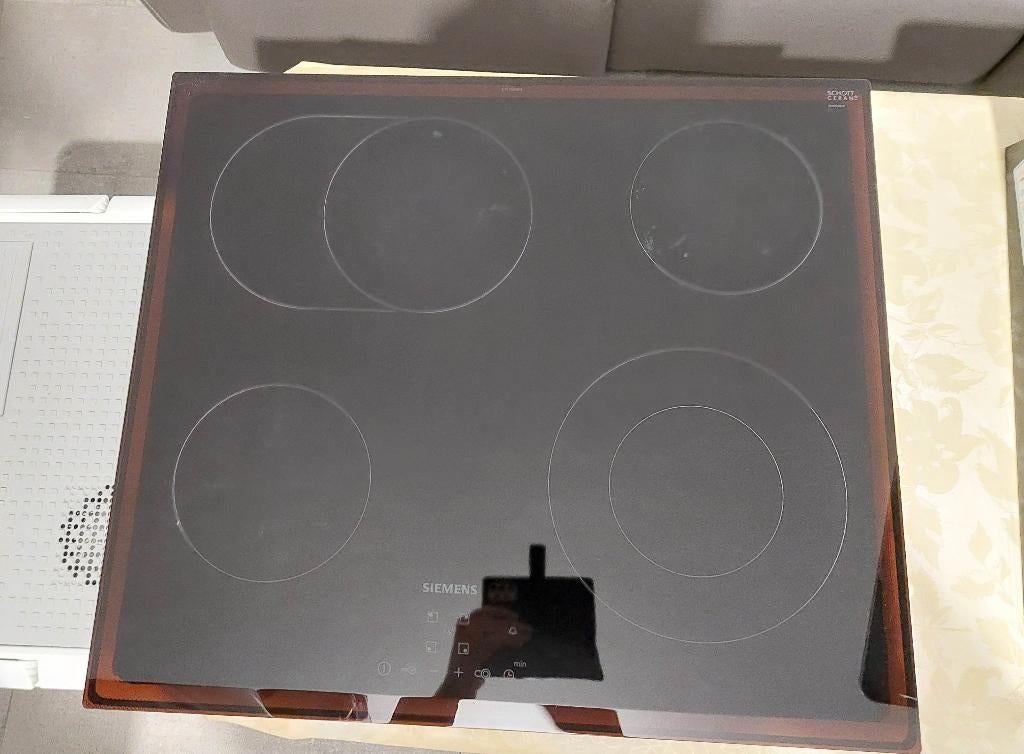 Keramisch kooktoestel van Siemens 230 euro, Ophalen, Keramisch, 4 kookzones, Zo goed als nieuw