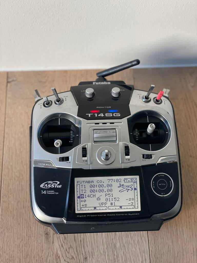 FUTABA T14SG, Hobby & Loisirs créatifs, Modélisme | Radiocommandé & Téléguidé | Avions, Enlèvement, Comme neuf