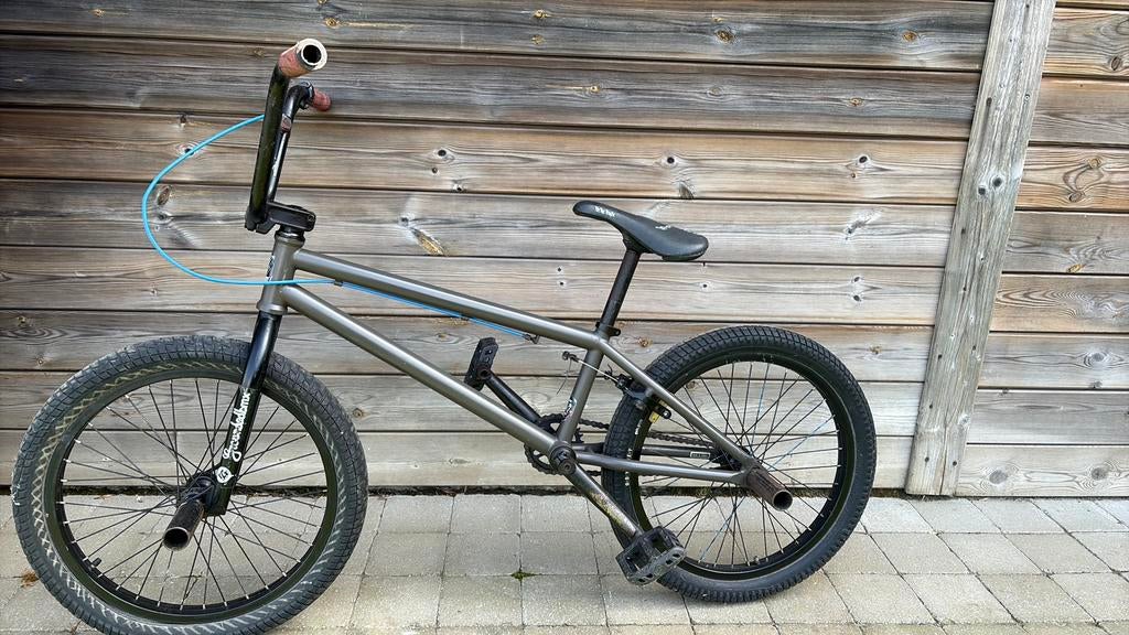 WTP BMX Justice, Fietsen en Brommers, Fietsen | Crossfietsen en BMX, Ophalen, Gebruikt, Voetsteunen