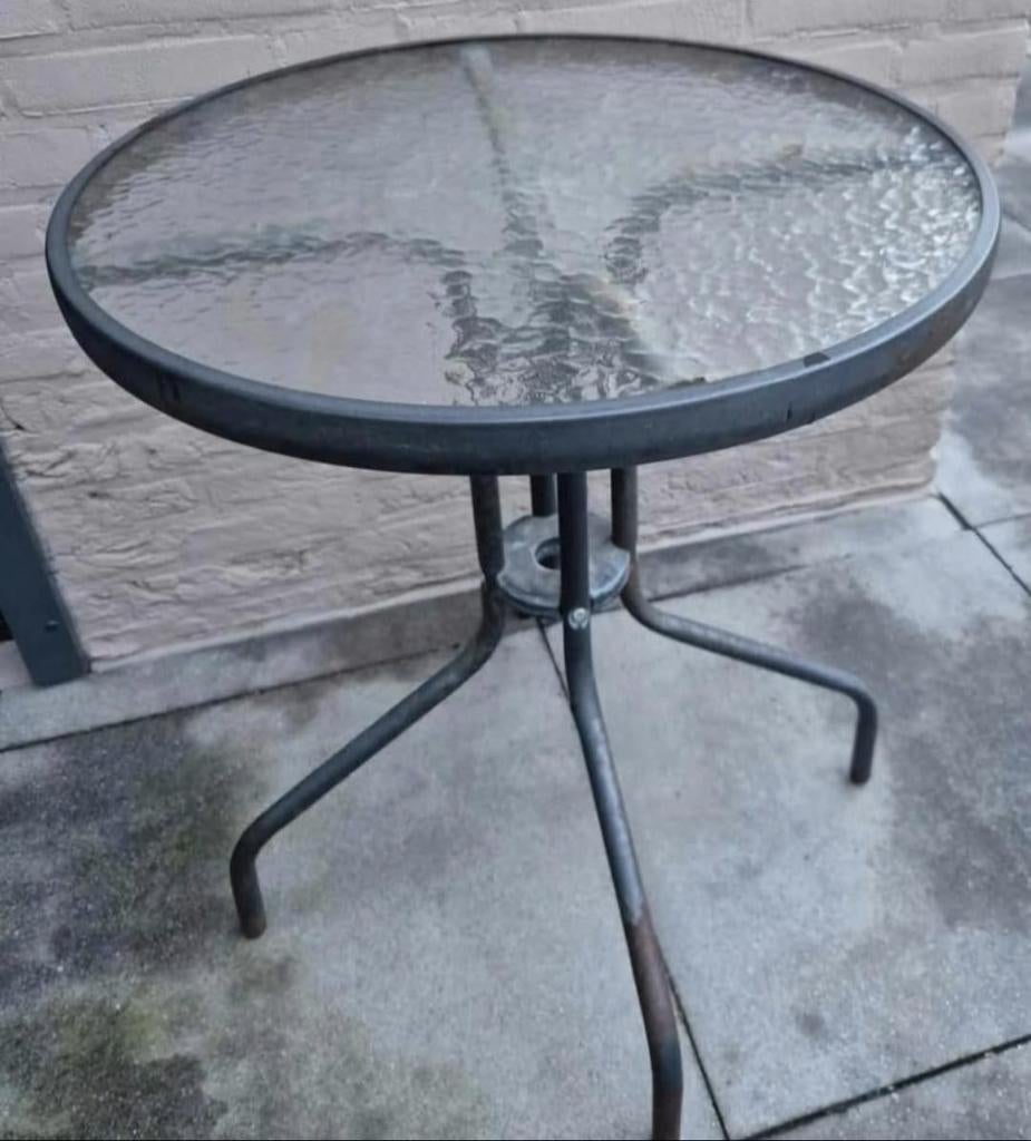 Glazen tuintafeltje, Ophalen