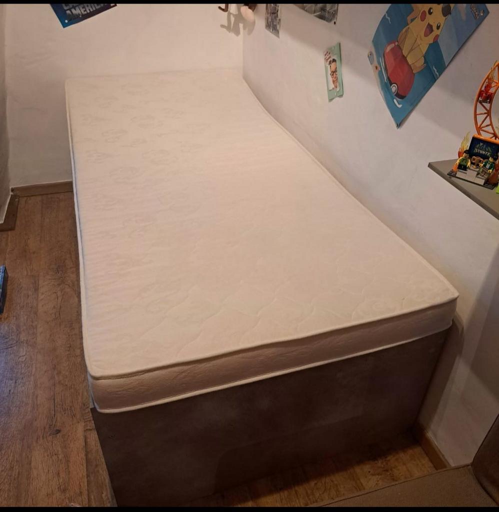 Eenpersoonsbed met opberglades + matras, Huis en Inrichting, Slaapkamer | Boxsprings, Zo goed als nieuw, Ophalen