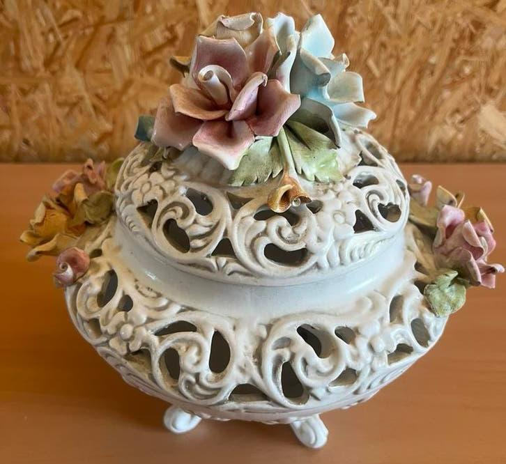 Zeer mooie slushy soepterrine van Bassano., Antiek en Kunst, Ophalen