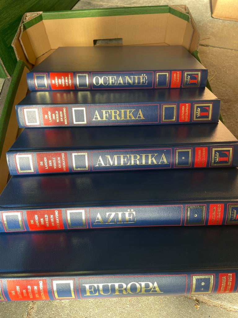 Reeks wereld boeken met posters, Ophalen, Gelezen