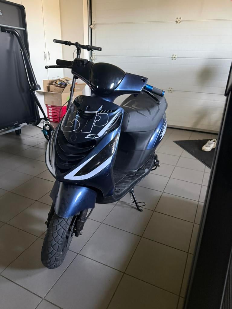 Piaggio zip 50cc 2takt, Fietsen en Brommers, Scooters | Piaggio, Zo goed als nieuw, Zip, Klasse B (45 km/u), Tweetakt, Ophalen