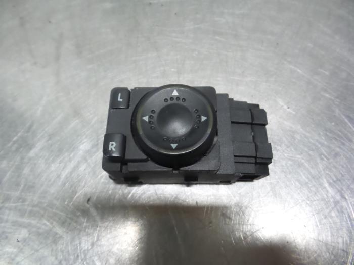 Commutateur rétroviseur d'un Volkswagen Passat (Passat 96-), Autos : Pièces & Accessoires, Tableau de bord & Interrupteurs, Volkswagen