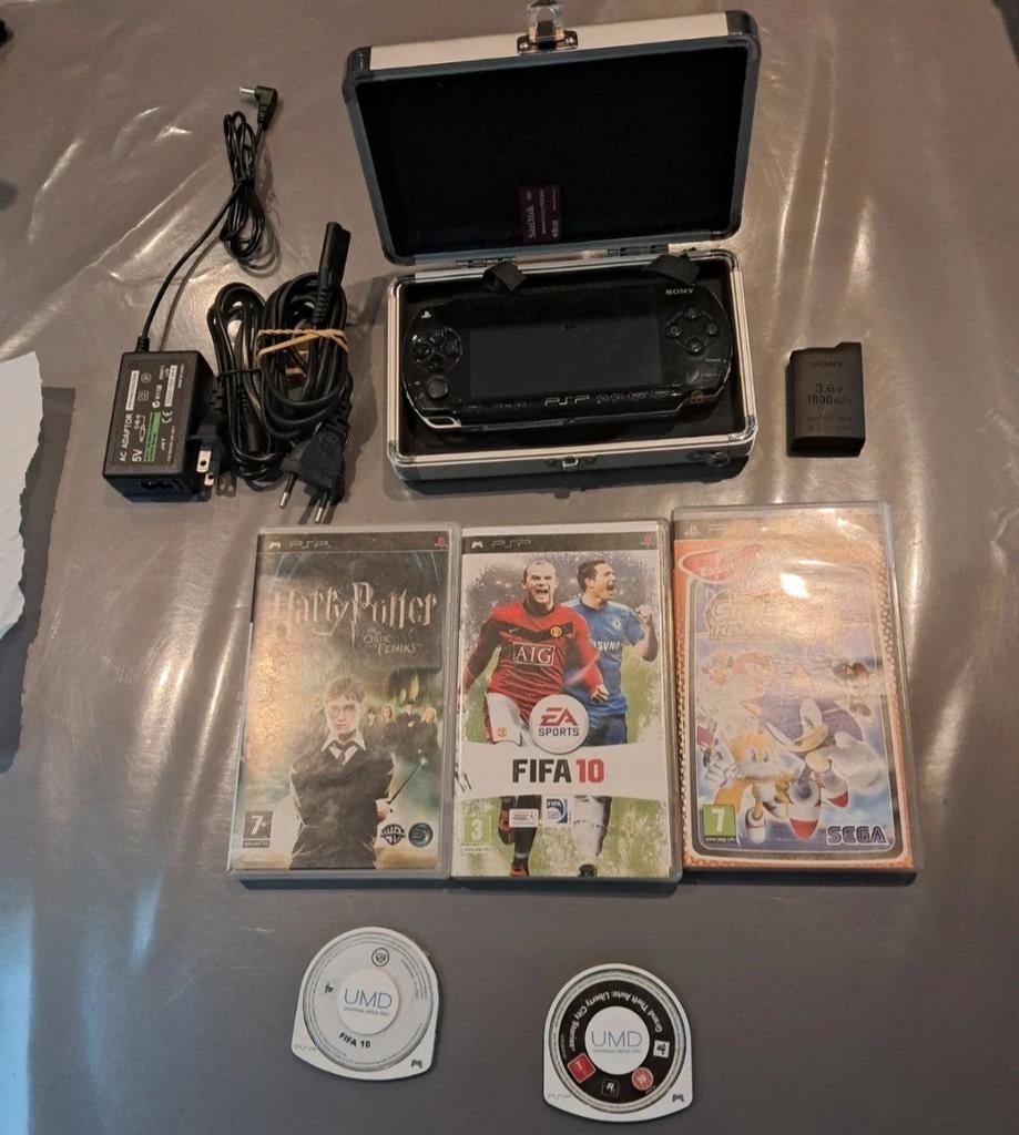 Psp1004 met 5 spelletjes, Consoles de jeu & Jeux vidéo, Enlèvement