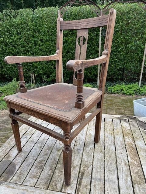 Art nouveau bureaustoel, Ophalen