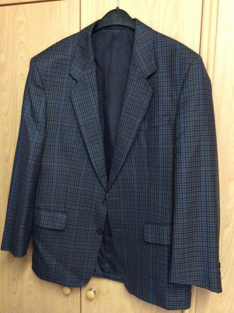 2 klassieke vesten, medium, Kleding | Heren, Kostuums en vesten, Ophalen, Zo goed als nieuw, Maat 48/50 (M)