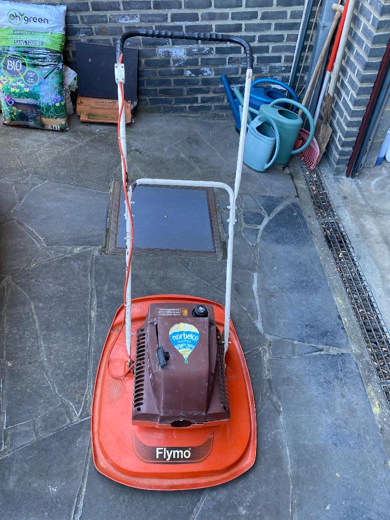Tondeuse Flymo, Jardin & Terrasse, Tondeuse sur coussin d'air, Enlèvement, Utilisé, Tondeuses à gazon à essence