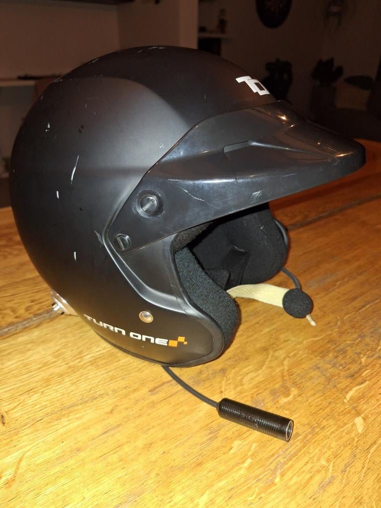 Rally helm met intercom, Ophalen