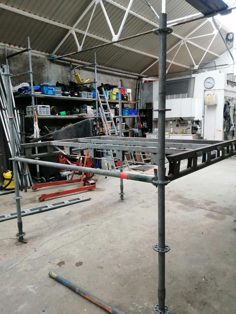 10 poutres renforcées spéciales de 2 m de long sur 20 cm de, Bricolage & Construction, Échafaudages, Enlèvement