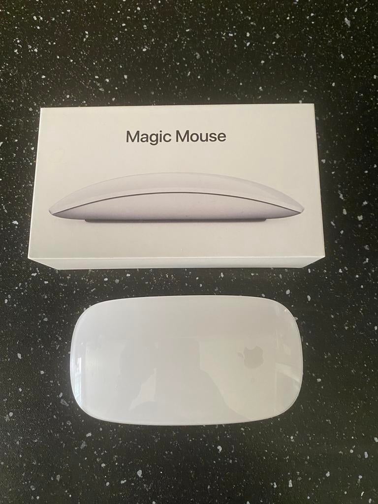 Apple magic mouse, Computers en Software, Muizen, Ophalen of Verzenden, Zo goed als nieuw