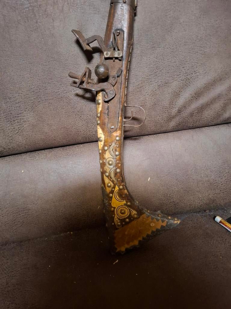 Antiek wapen, Ophalen