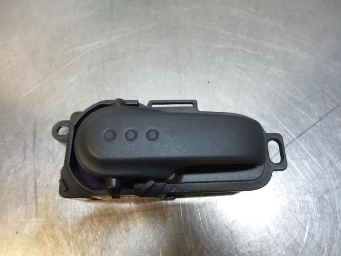 Poignée portière 2portes droite d'un Nissan Micra (Micra 0, -, Utilisé, -, Nissan