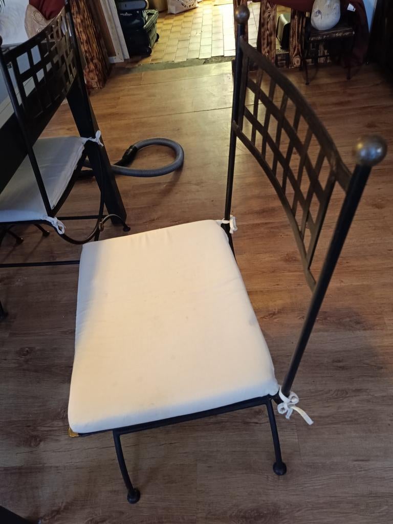 4 chaises en fer forgé avec coussins – solides et élégantes, Enlèvement, Métal