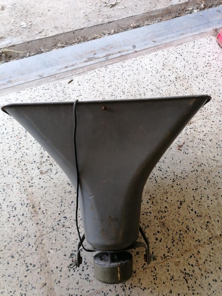 Haut-parleur diffusant une course cycliste en wagon balai, Envoi, Utilisé