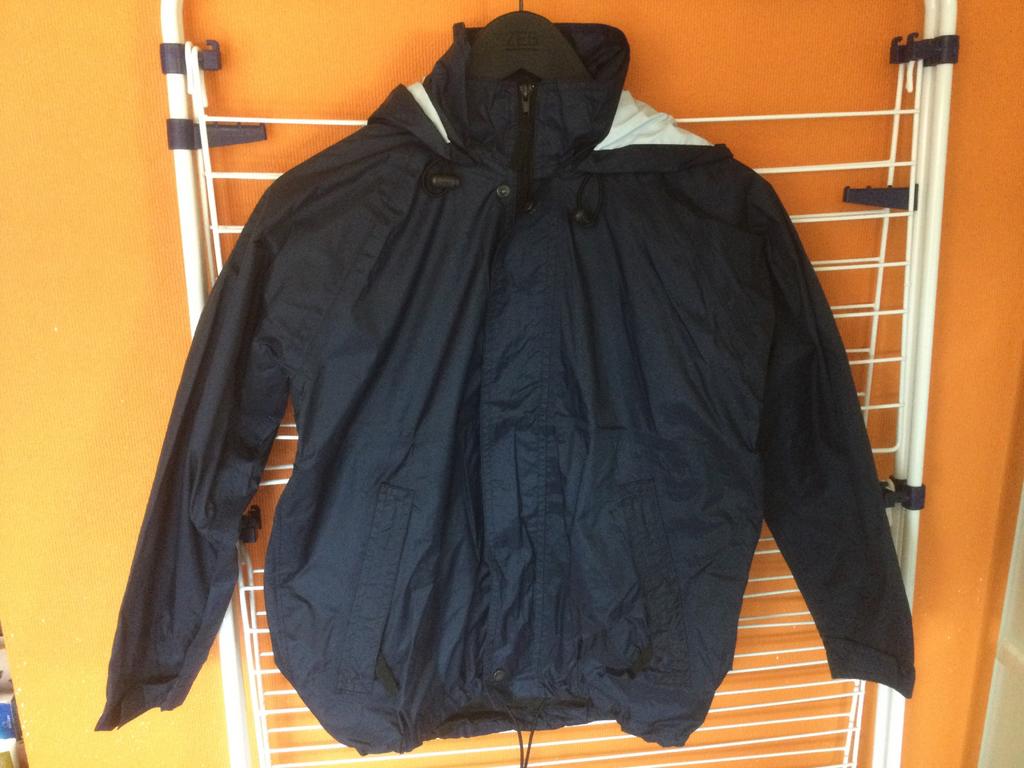 regenjas 10 jaar as adventure, Ophalen, Regenjas