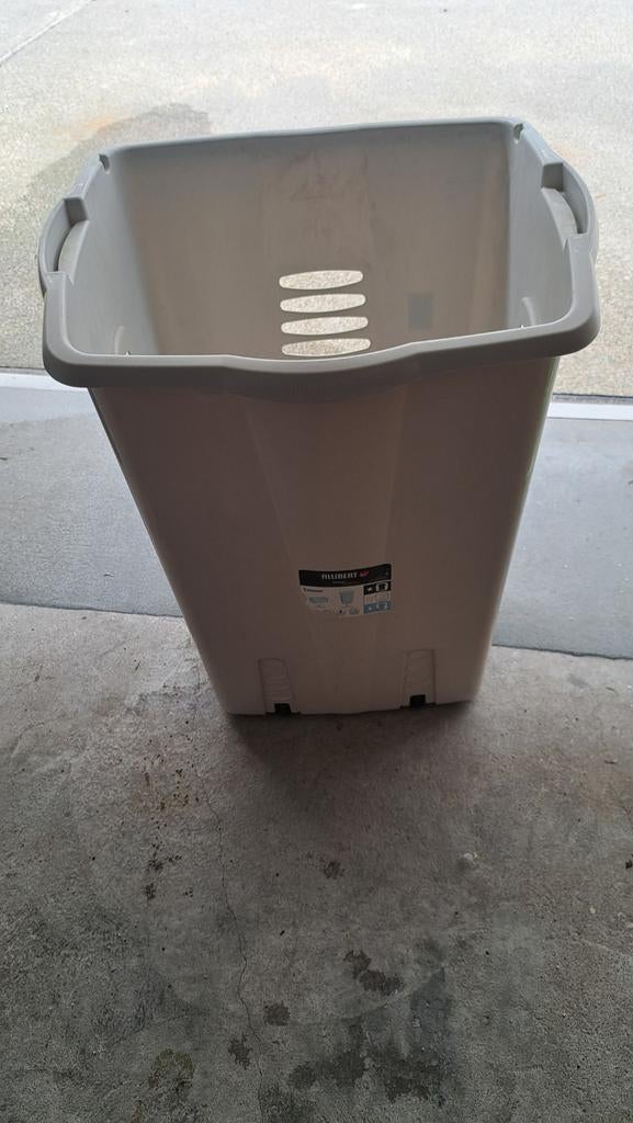 Bac à linge allibert sur roulette, Huis en Inrichting, Woonaccessoires | Prullenbakken, Ophalen of Verzenden, Zo goed als nieuw