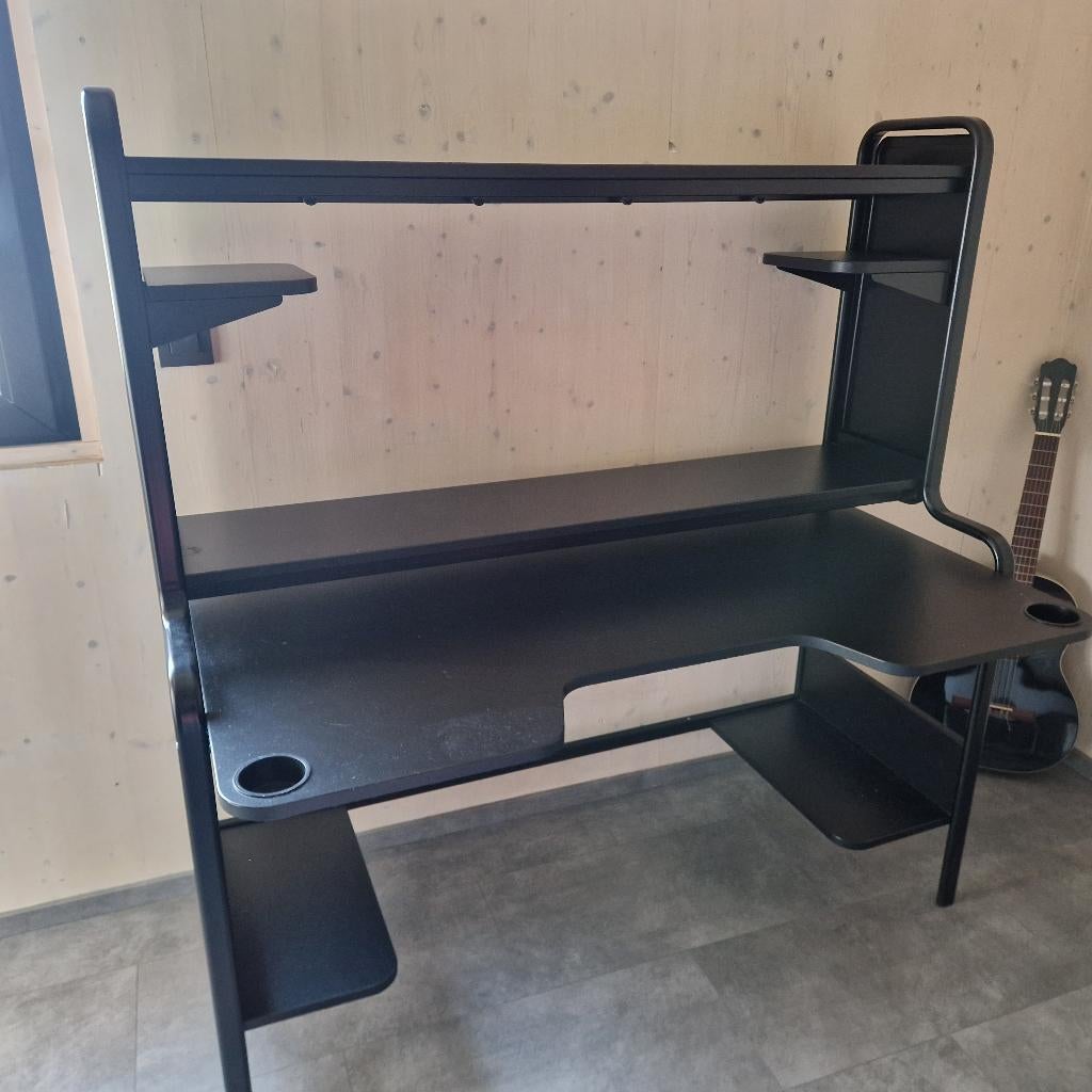 Zwart bureau, Huis en Inrichting, Ophalen, Zo goed als nieuw, Bureau