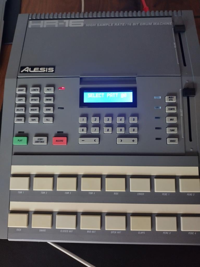 Alesis HR16, Enlèvement