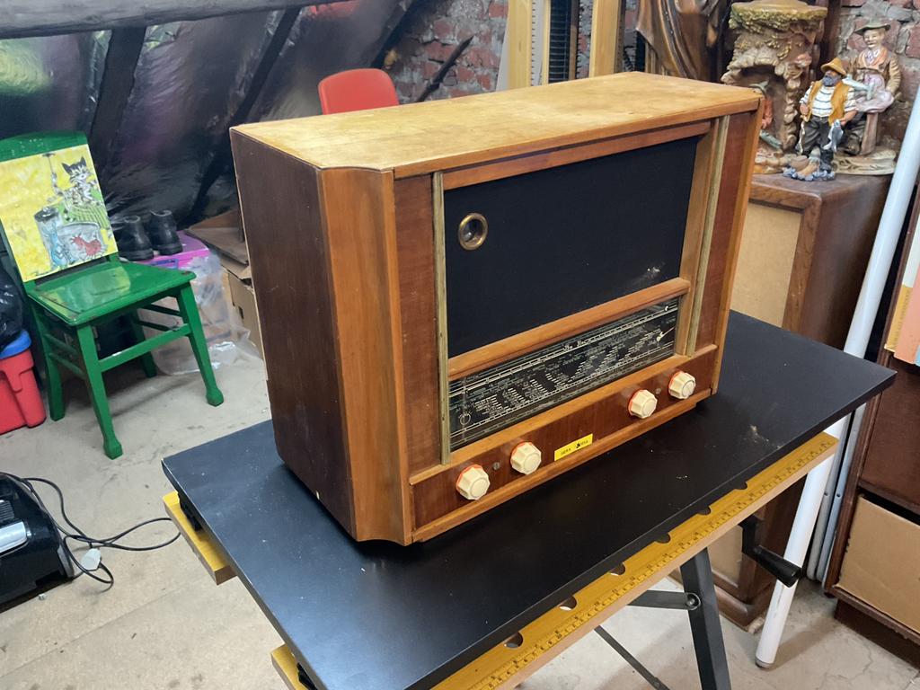 Antieke radio siera types295a  houtenkast complee5 spelend, Ophalen