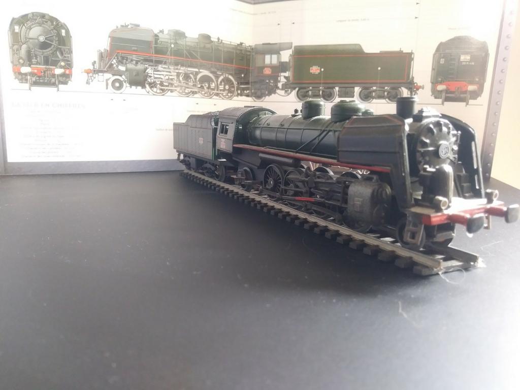 SNCF 141 R, Ophalen of Verzenden, Zo goed als nieuw