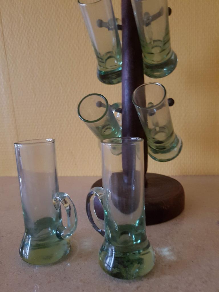 Alcoholglazen met hun verticale display, Ophalen of Verzenden, Nieuw, Borrel- of Shotglas