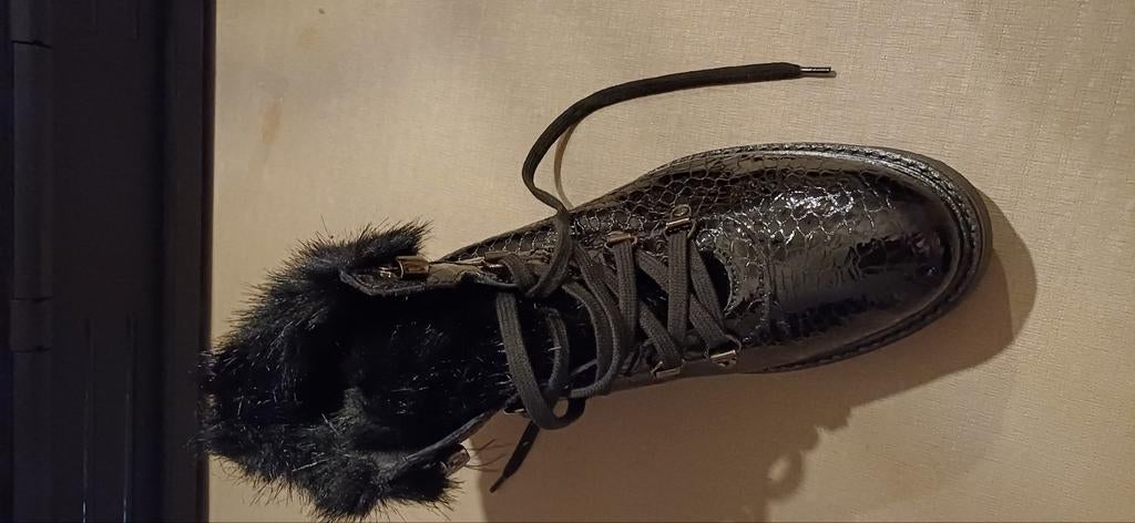 Bottes en laque Olivier Strelli avec laine et lacets taille, Enlèvement