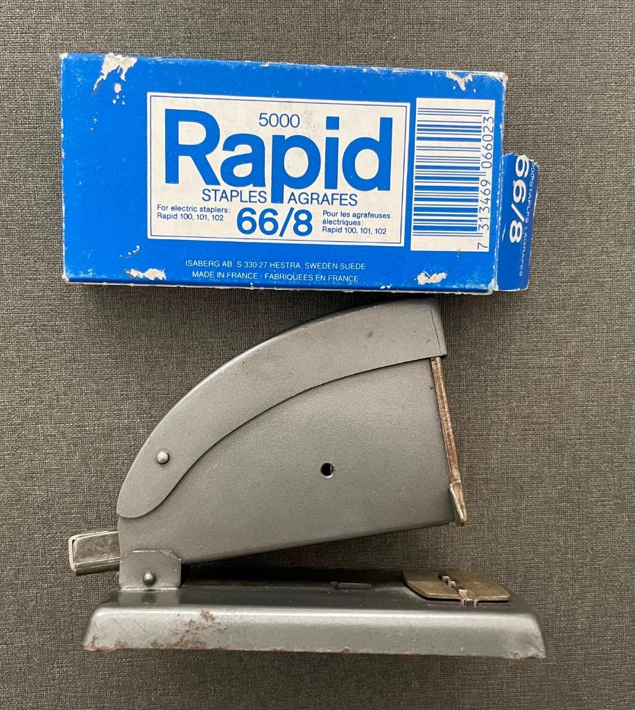 Ancienne agrafeuse ZENITH 520 + agrafes, Enlèvement ou Envoi