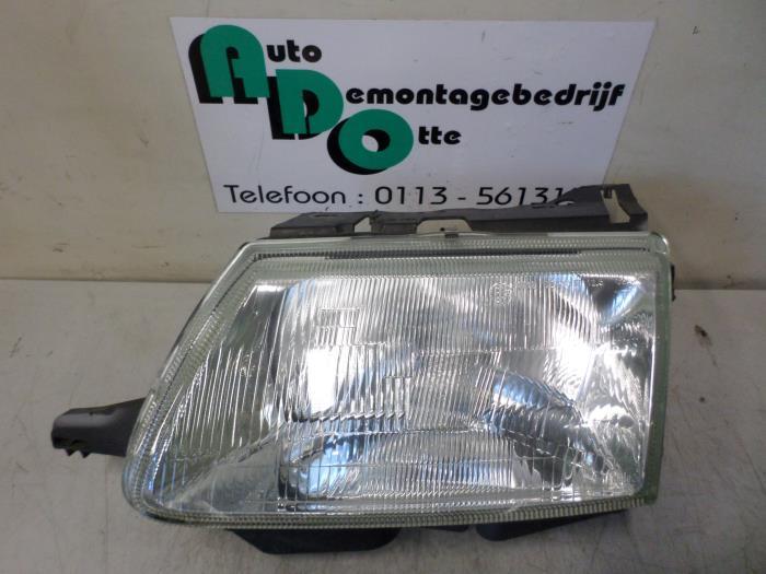 Koplamp links van een Citroen Saxo (Saxo 96-), Gebruikt, -, Ophalen of Verzenden, -