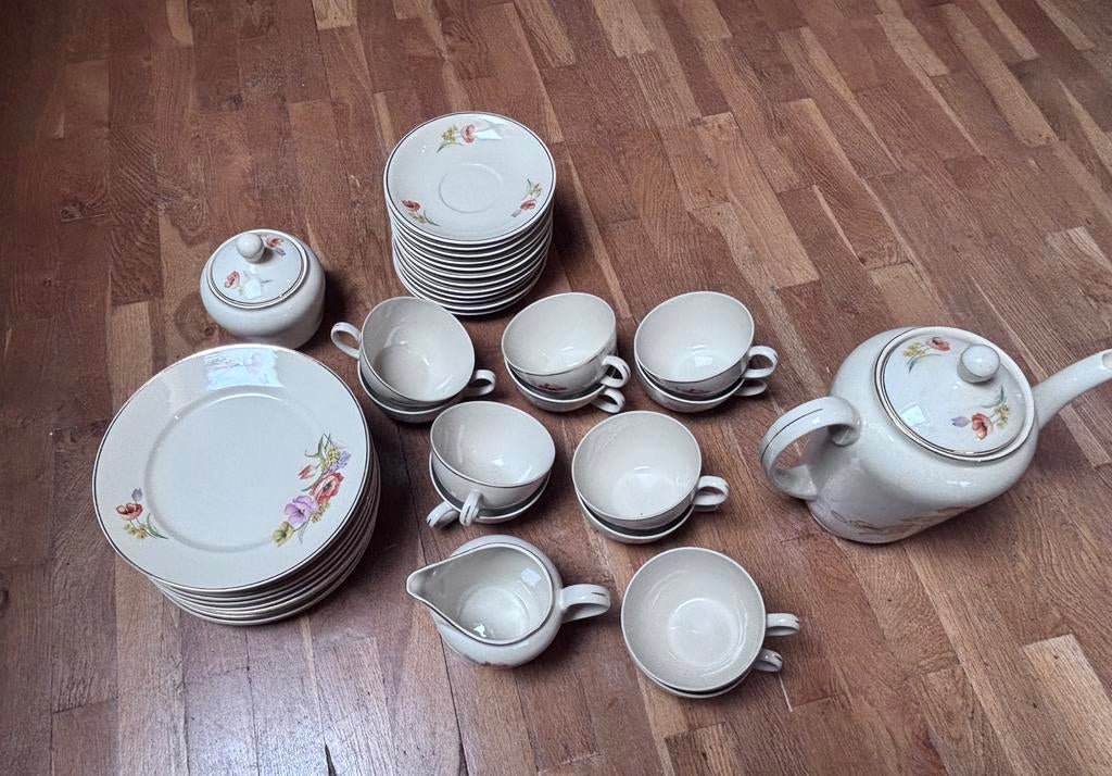 Service à café 12 personnes, complet, Maison & Meubles, Cuisine | Vaisselle, Utilisé, Service complet, Autres styles, Porcelaine