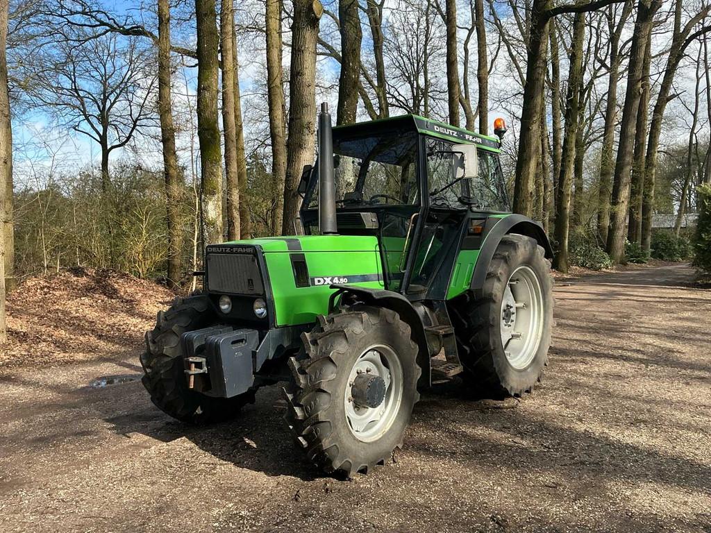 Tracteur agricole Deutz-Fahr DX 4.50 à traction intégrale, Articles professionnels, Utilisé, Deutz - Fahr