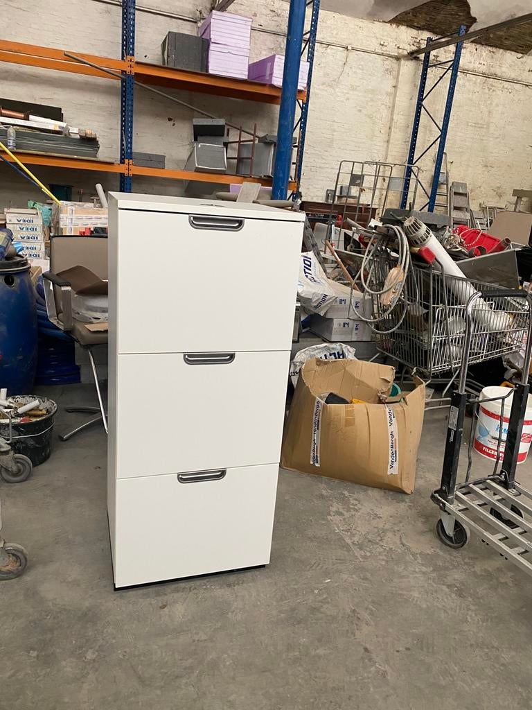 Armoire à dossiers suspendus, Neuf, 25 à 50 cm, Avec serrure, Enlèvement