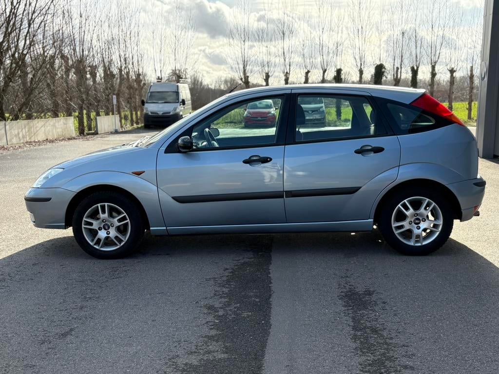 Ford Focus AUTOMAAT Benzine 2004 Airco, Auto's, Bedrijf, 5 deurs, Dealer onderhouden, Euro 4