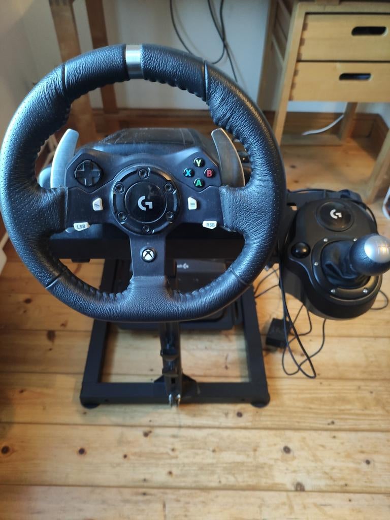 Logitech gaming stuur ( voor pc, Xbox en PlayStation ), Games en Spelcomputers, Spelcomputers | Xbox | Accessoires, Ophalen of Verzenden