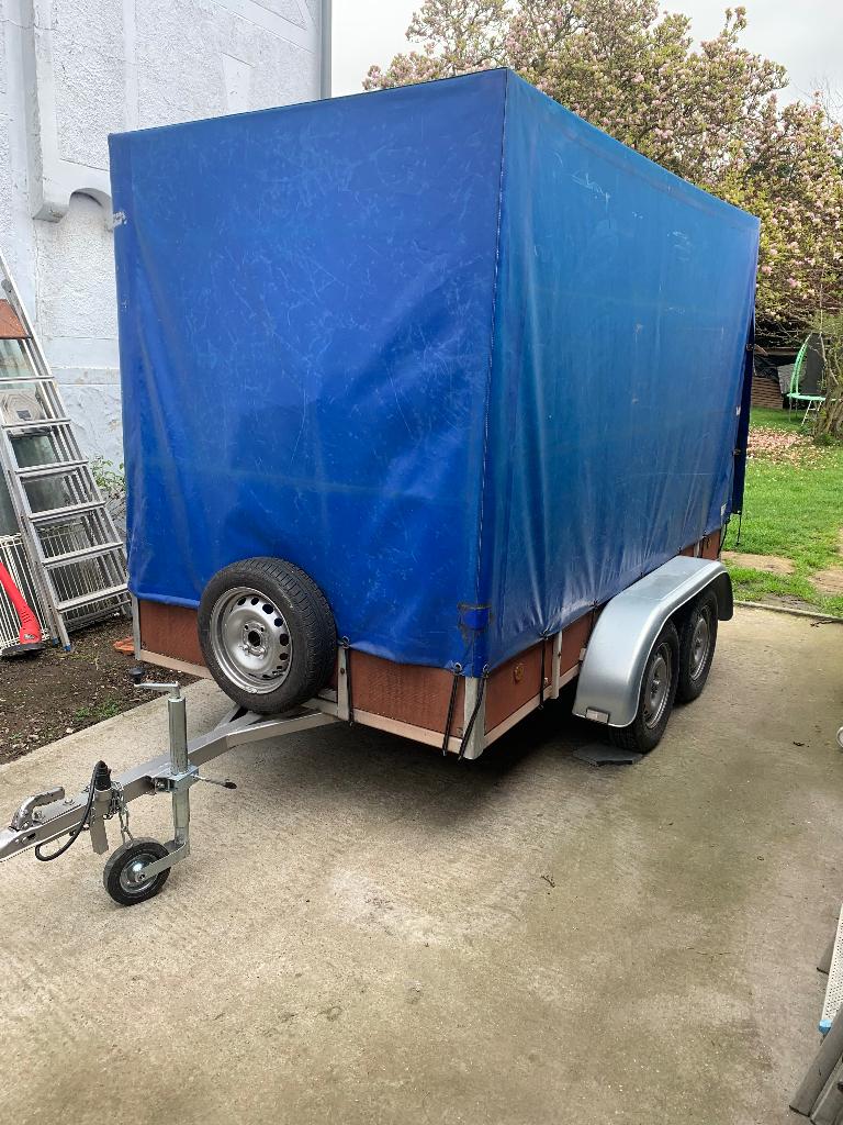 Remorque bâchée, Enlèvement, Comme neuf