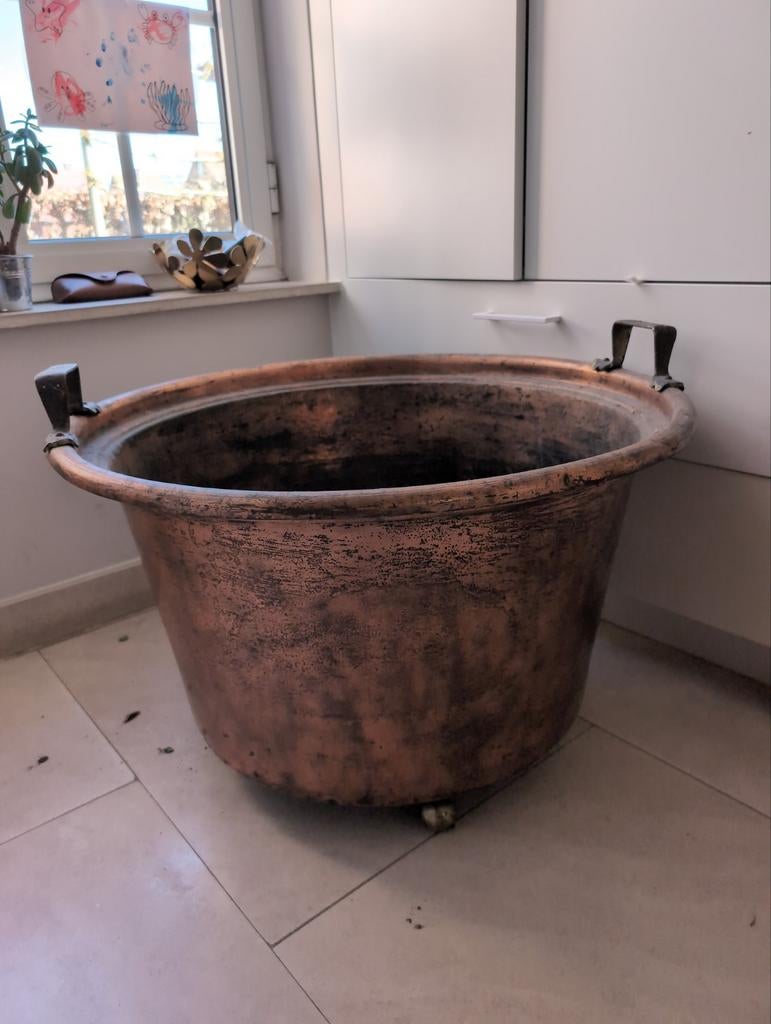 chaudiere en cuivre, Enlèvement