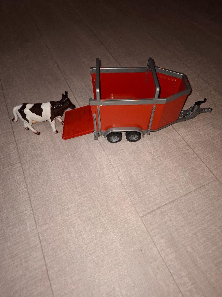 Bruder veetransportaanhanger met 1 koe, Kinderen en Baby's, Speelgoed |Speelgoedvoertuigen, Ophalen