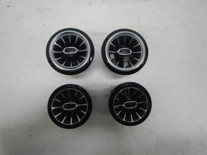 Luchtrooster Dashboard Mercedes G-Klasse (22735928), Auto-onderdelen, Dashboard en Schakelaars, Gebruikt, Ophalen of Verzenden