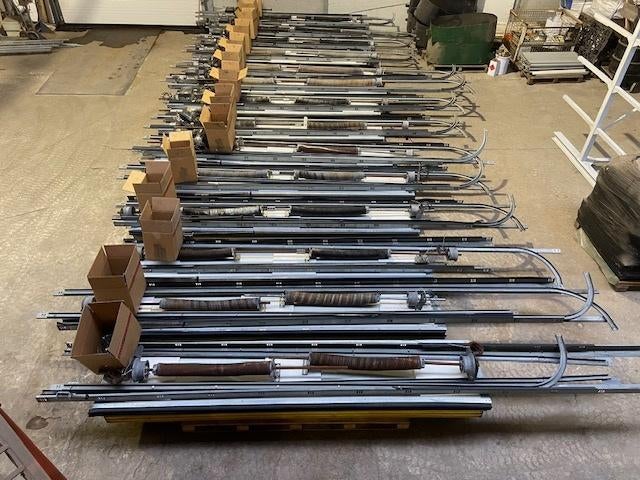 9 PORTES INDUSTRIELLES AVEC/SANS MOTEUR, Enlèvement, Utilisé, Autres types, Métal